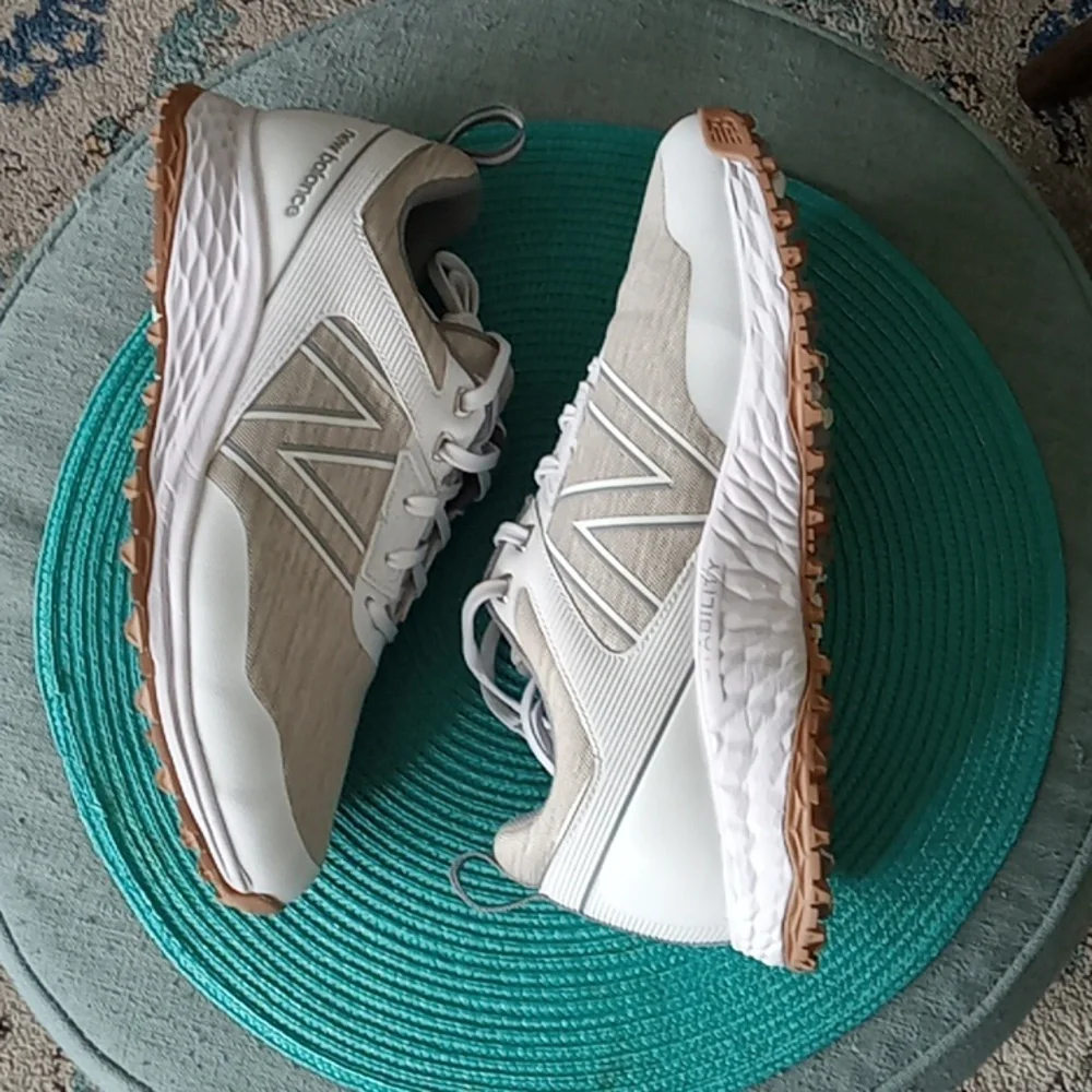 New Balance men's golf shoes-LIKE NEW